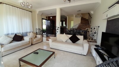 Goldcity'de  3+1 Ortak Havuzlu Villa-2