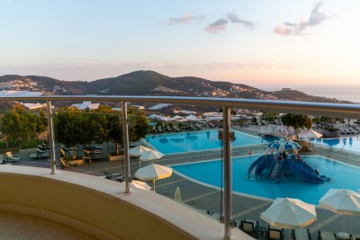 Goldcity Residence 2+1, Olimpic pool ve and Sea View