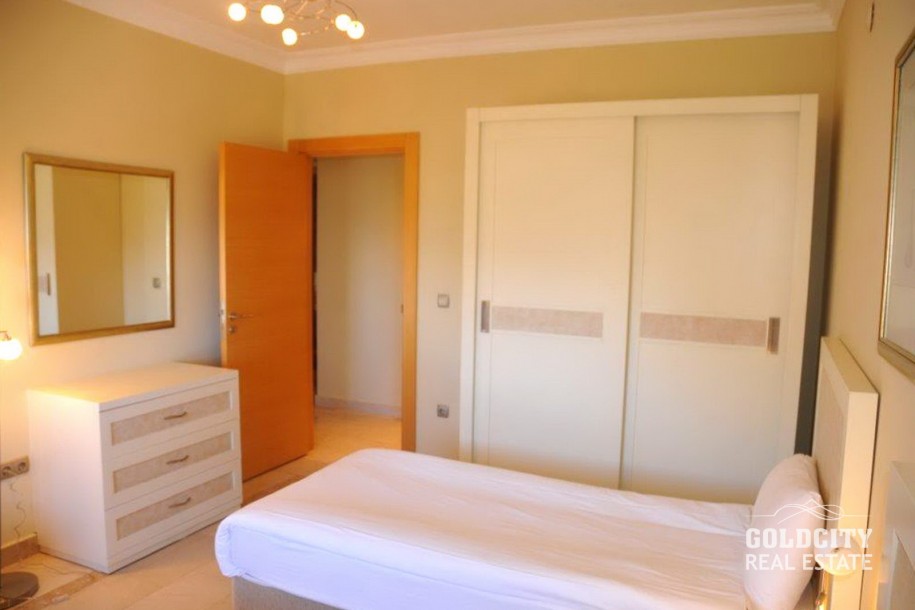 واحد ۳ خوابه با ۲ سرویس بهداشتی، در گلدسیتی با منظره قلعه آلانیا و دریا-1