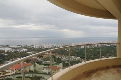 آپارتمان ۲ خوابه و ۲ سرویس بهداشتی با منظره استخر ریلکس ودریا در گلدسیتی-2