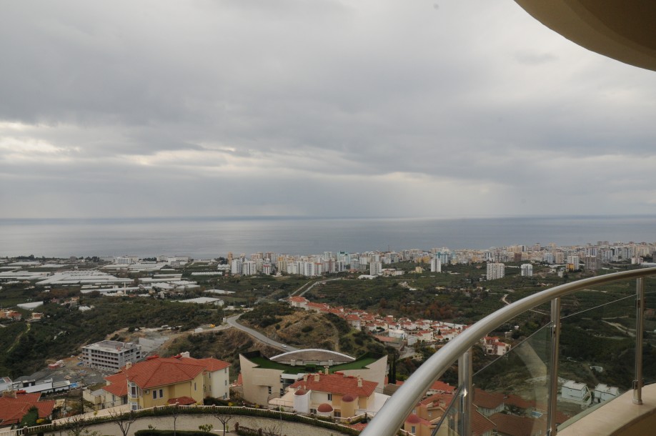 آپارتمان ۲ خوابه و ۲ سرویس بهداشتی با منظره استخر ریلکس ودریا در گلدسیتی-1